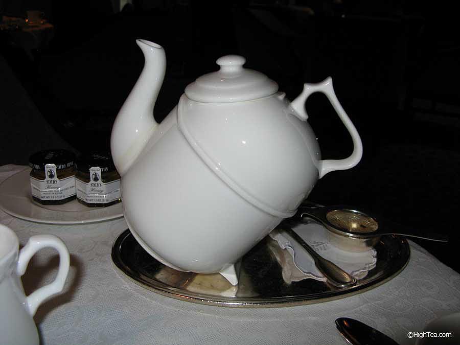 Fortuna teapot for afternoon tea Four Seasons Hotel Chicago
