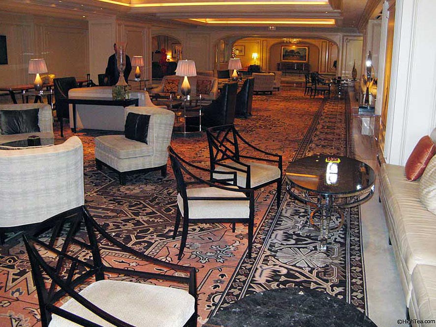 Four Seasons Hotel Chicago lobby area